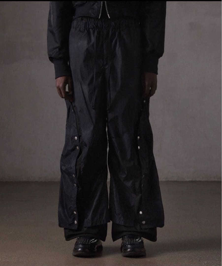 GRANCY ボタンレイヤードナイロンパンツ　ブラック　Mグランシー