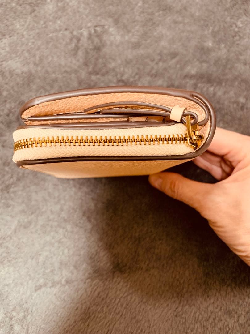TORY BURCH トリーバーチ　折り財布　コンパクト 本革　新品未使用