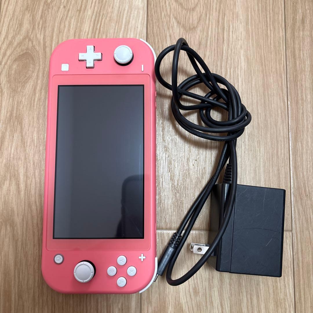 美品 Nintendo Switch Lite コーラル 充電器付き