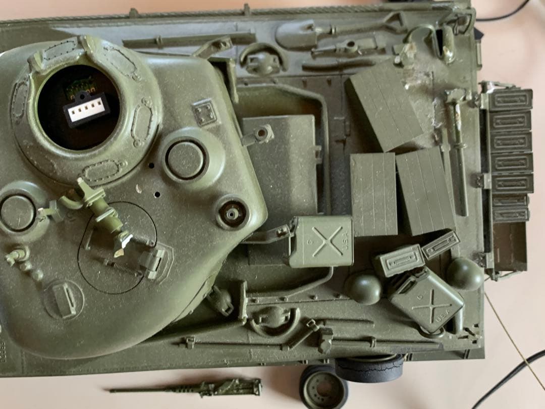 タミヤ 1/16 RC M4シャーマン（105mm榴弾砲搭載型