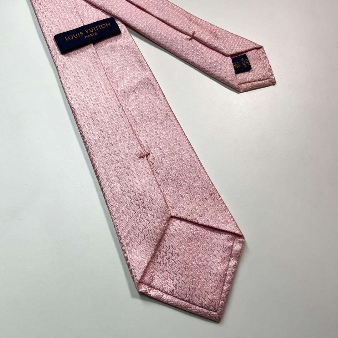 希少✨極美品✨LOUIS VUITTON ルイヴィトン　ネクタイ　LV 総柄