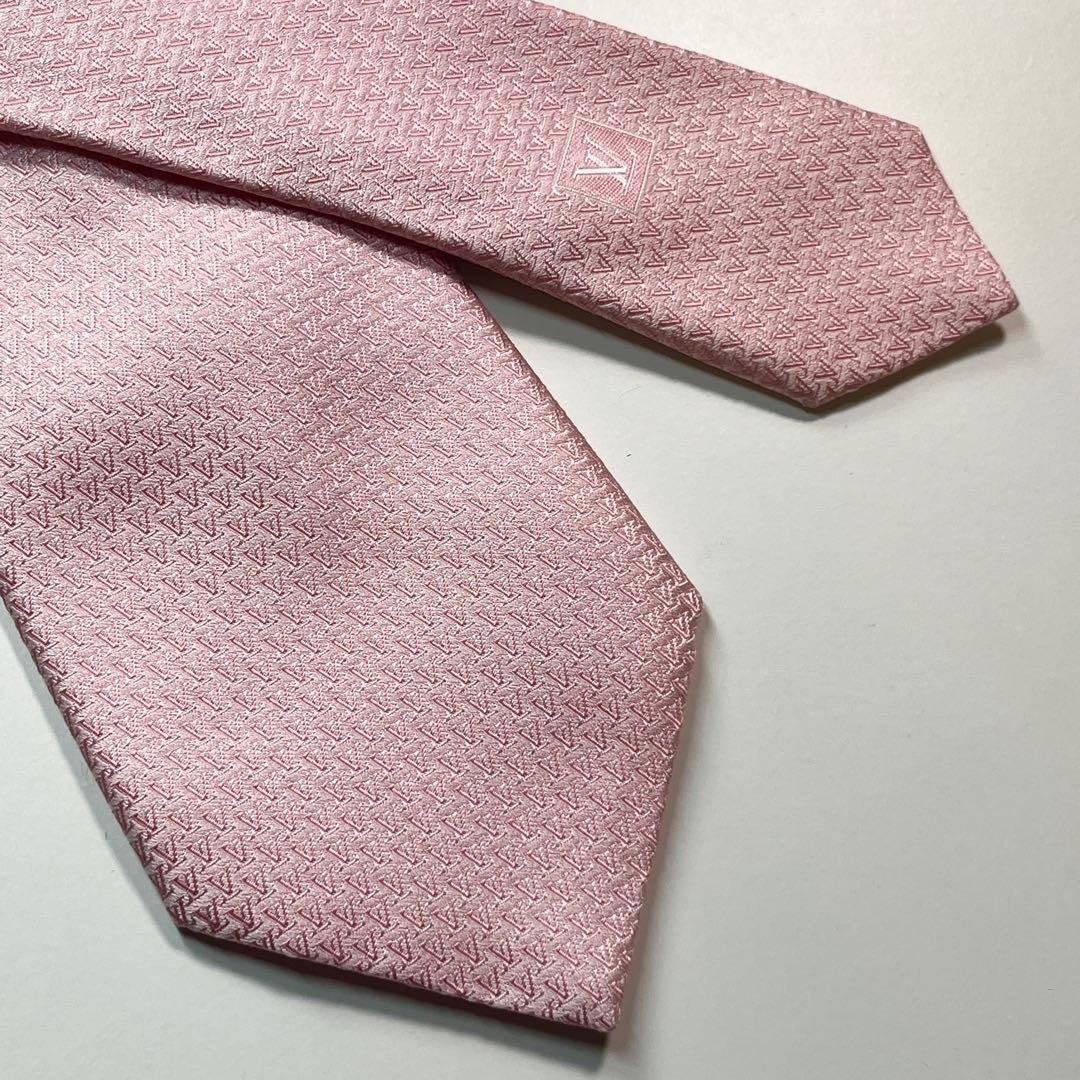 希少✨極美品✨LOUIS VUITTON ルイヴィトン　ネクタイ　LV 総柄