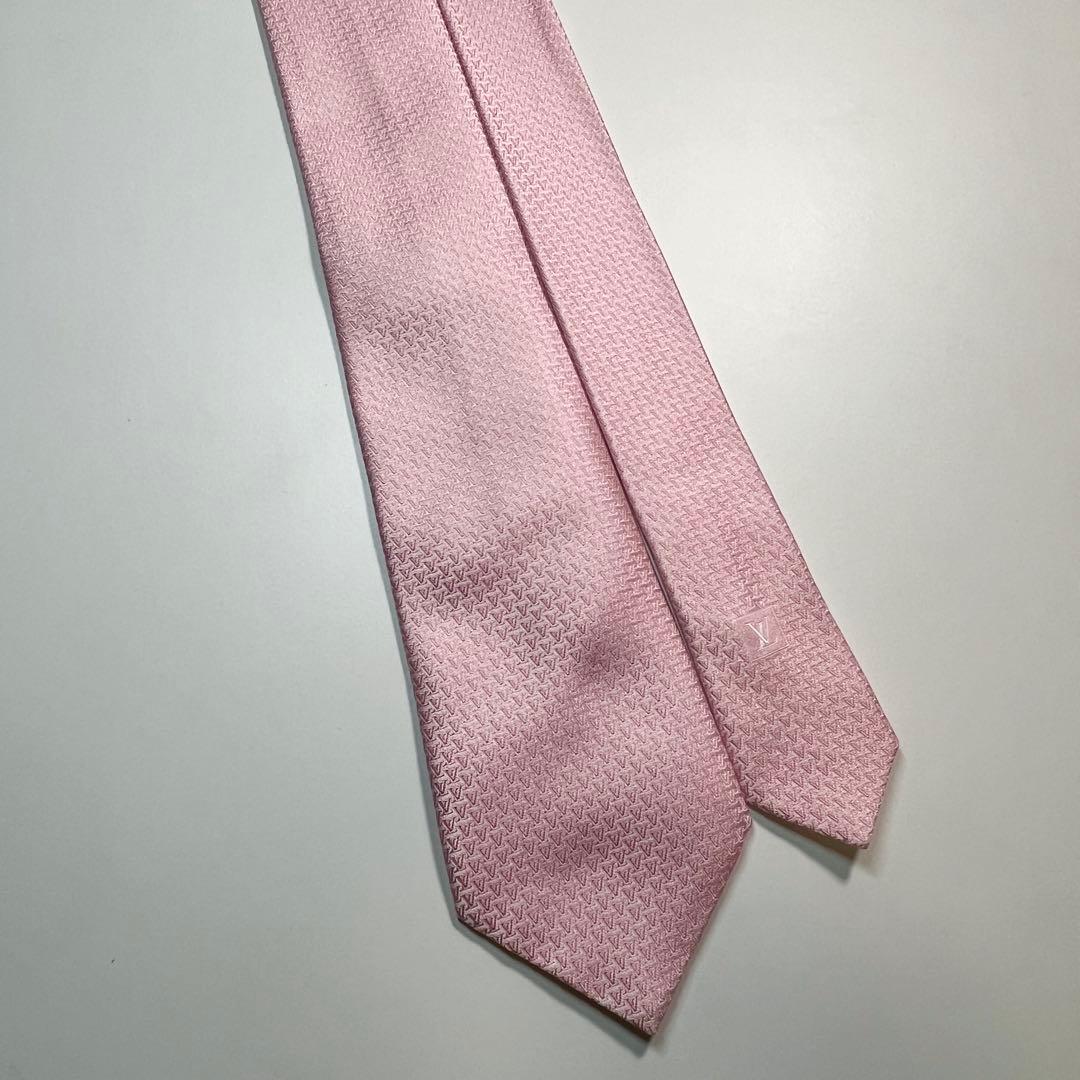 希少✨極美品✨LOUIS VUITTON ルイヴィトン　ネクタイ　LV 総柄