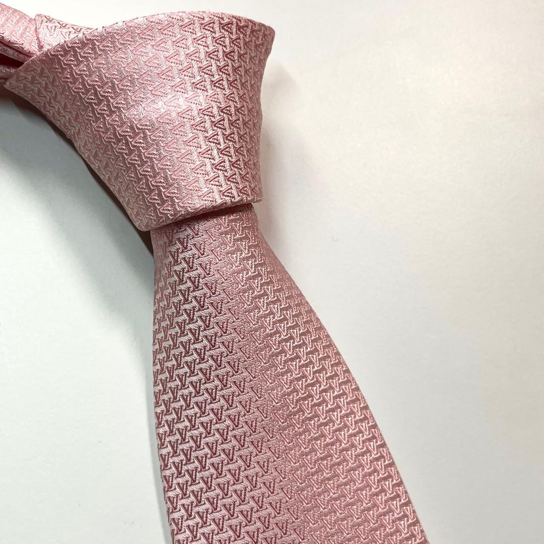 希少✨極美品✨LOUIS VUITTON ルイヴィトン　ネクタイ　LV 総柄