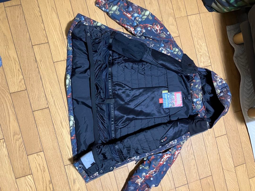 BURTON × MARVELコラボ スノーボードウェア　サイズM