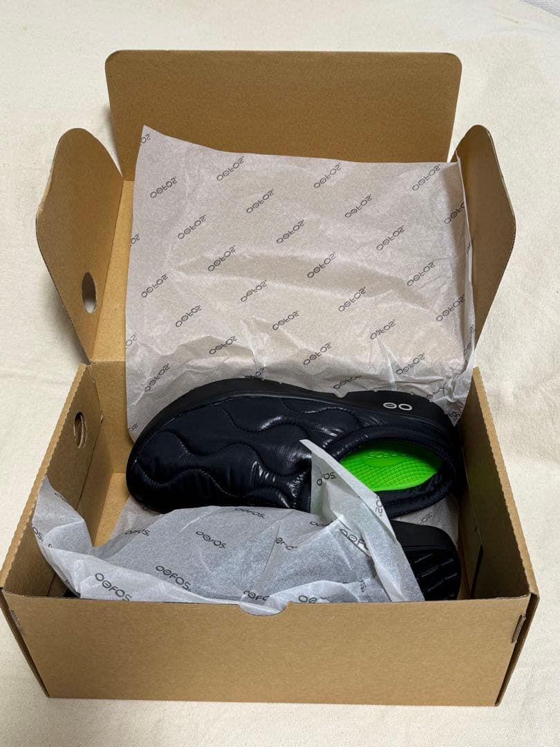 US9 ウーフォス OOcoozie Thermo Mule 黒 oofos