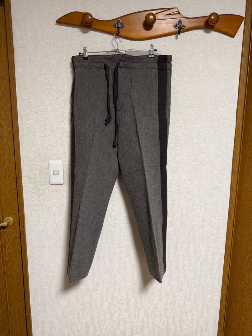 【サイズ7 裾上げ済み】sus-sous セレモニーパンツ　側章　グレー
