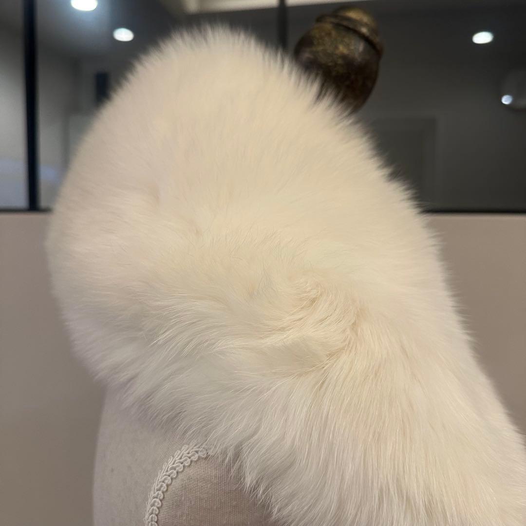 色味◎SAGA FURリアルファー ショール ホワイト シャドーフォックス