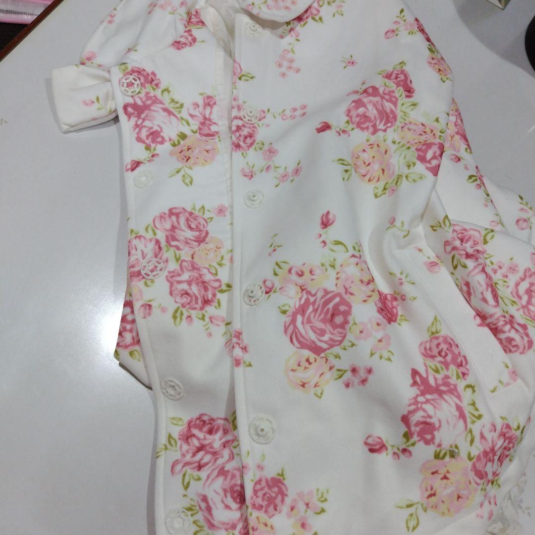 新品タグ付き　LIZLISA　リズリサ 花柄ホワイト ケープ リボン ポンチョ