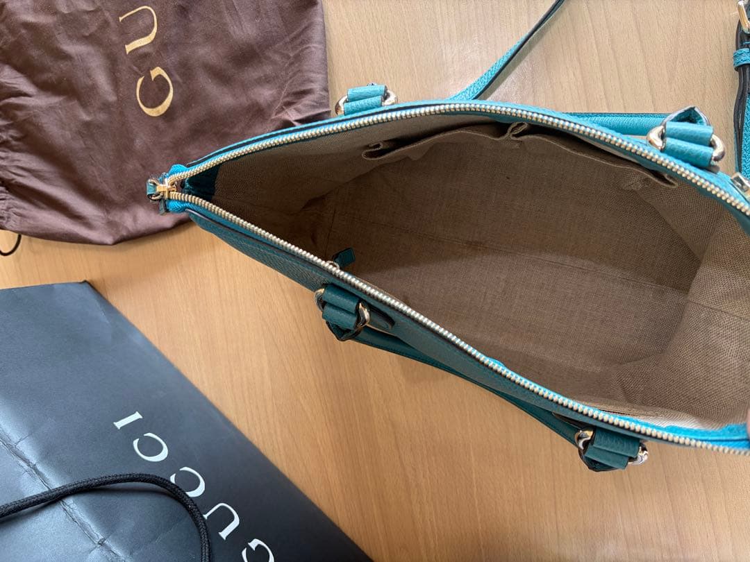 GUCCI ターコイズ レザー ショルダーバッグ