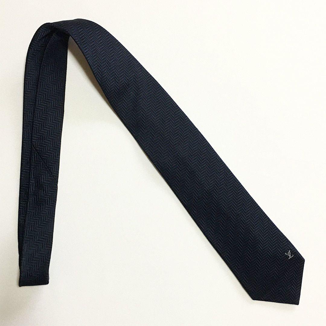 未使用級 ルイヴィトン Louis Vuitton ネクタイ ネイビー V字柄