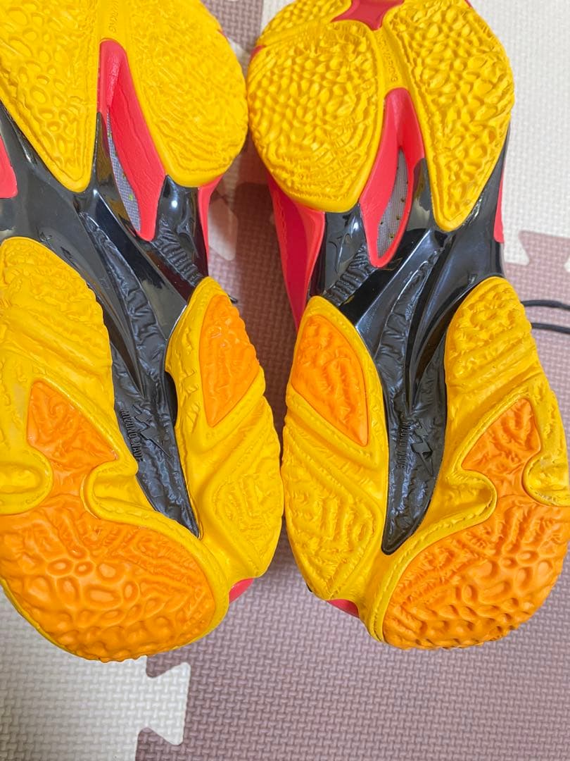 【美品】ミズノ ウェーブライトニングZ8 バレーボールシューズ