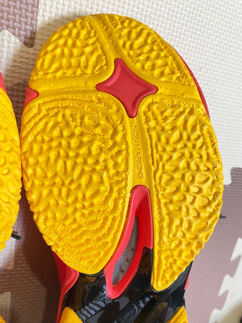 【美品】ミズノ ウェーブライトニングZ8 バレーボールシューズ