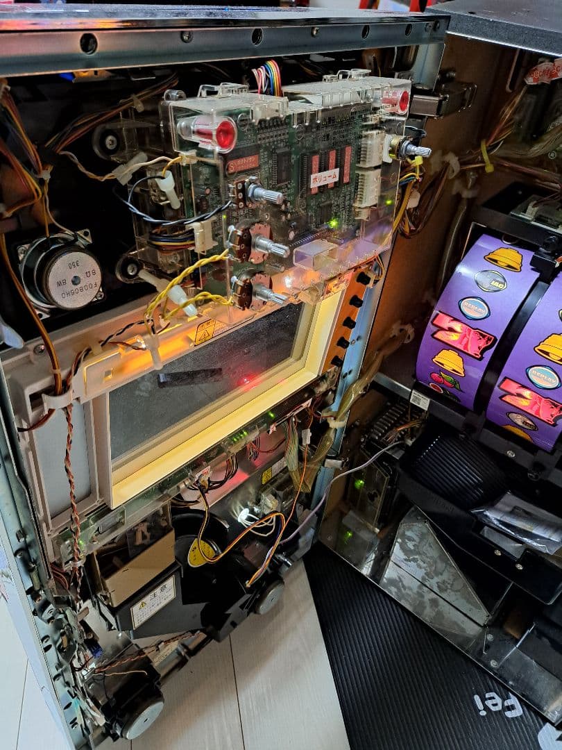 4号機　初代　北斗の拳　実機　パチスロ　スロット　送料込み　不要機