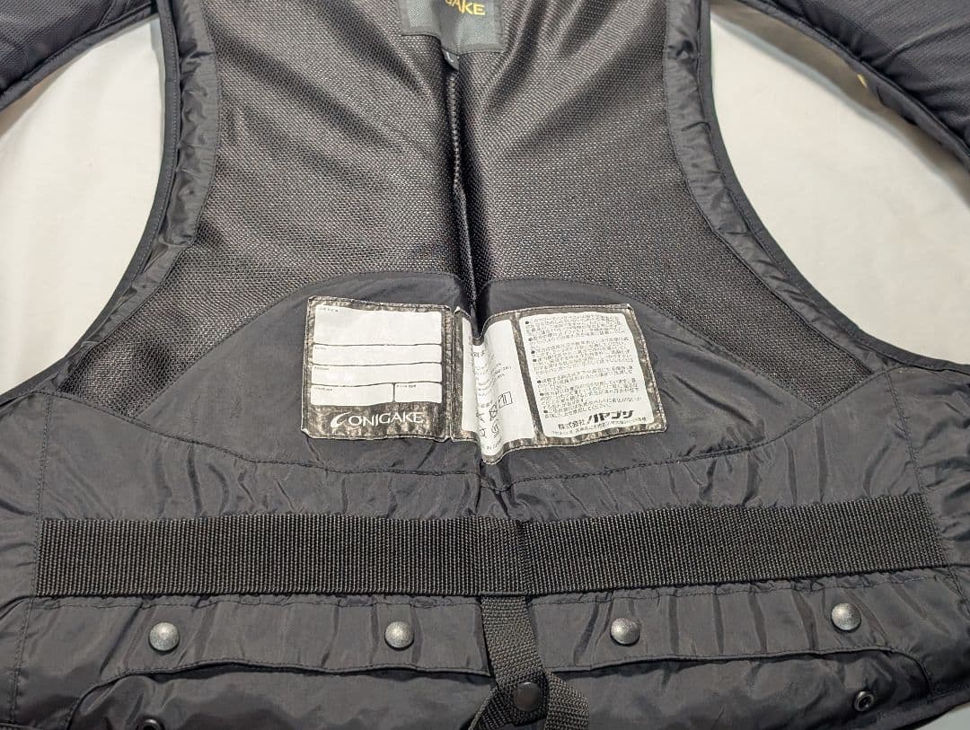 ONIGAKE　管155GG オニガケライフジャケット ブラック/ゴールド