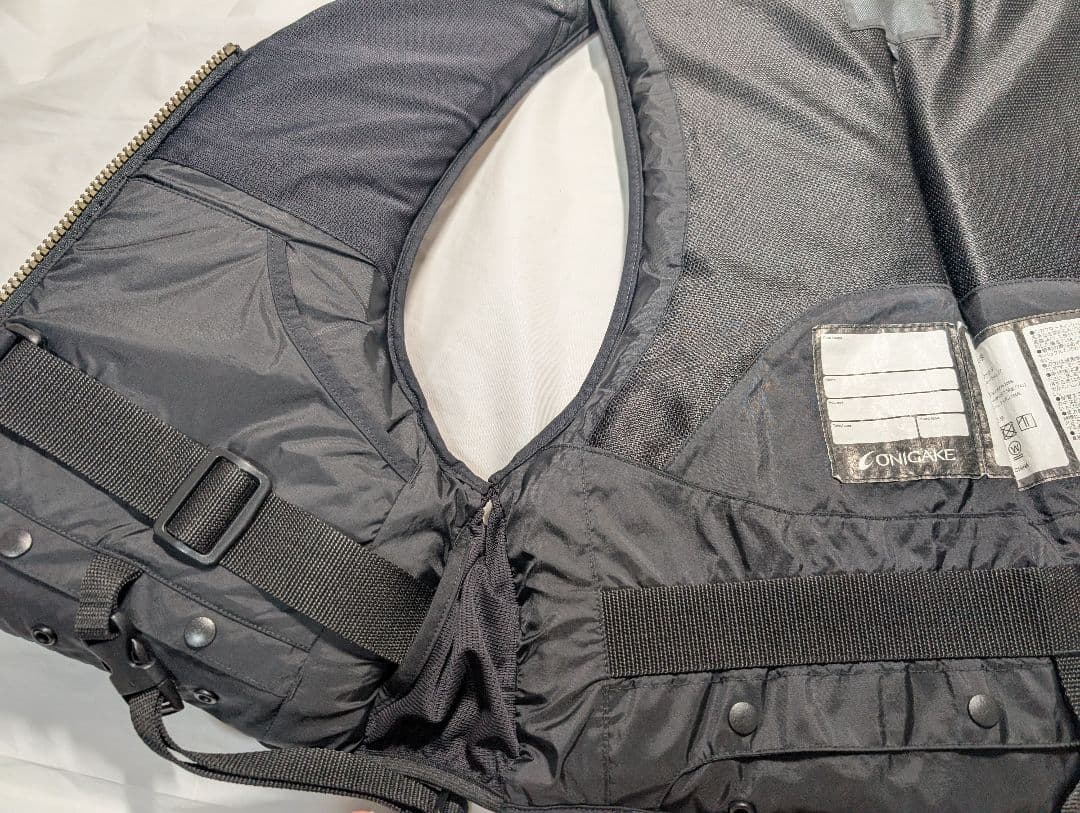 ONIGAKE　管155GG オニガケライフジャケット ブラック/ゴールド