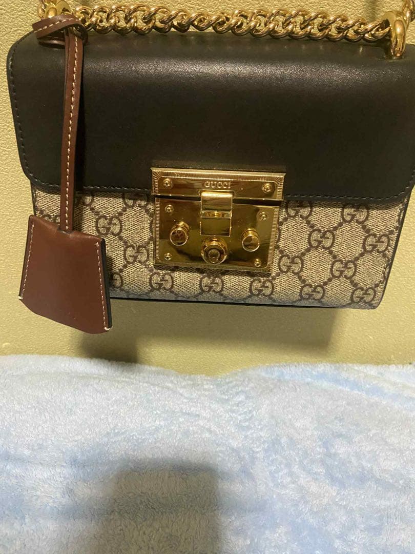 GUCCI ショルダーバッグ ロゴモノグラム