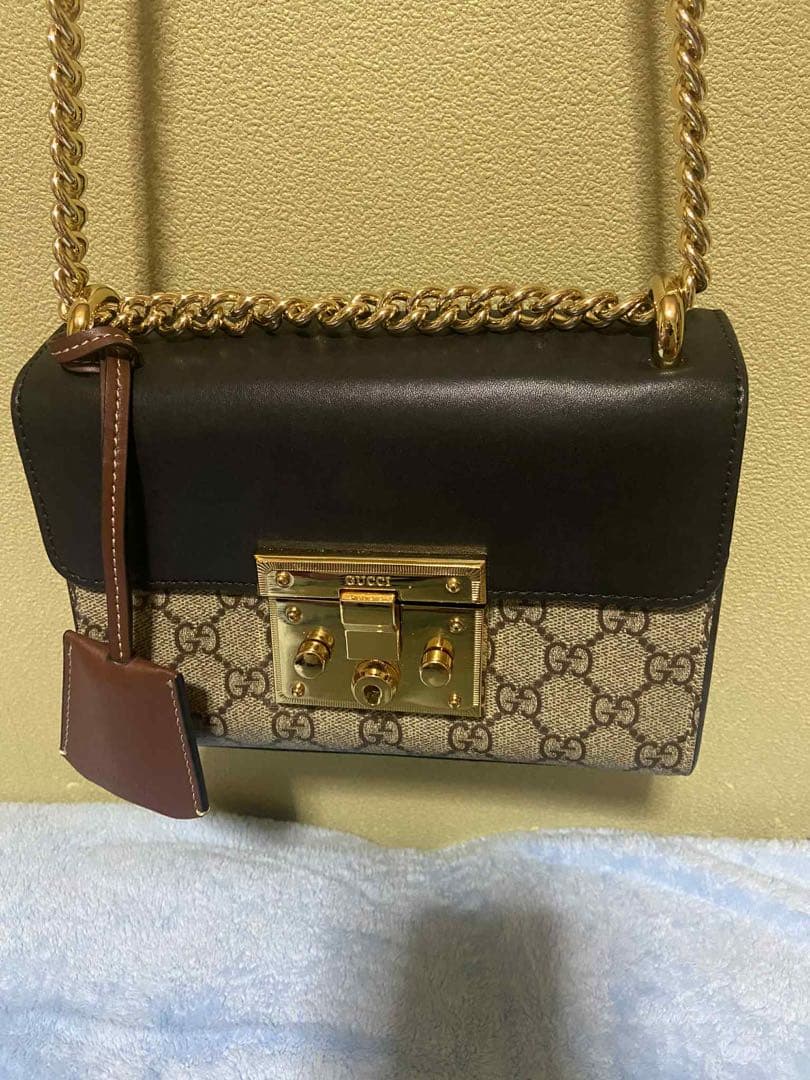 GUCCI ショルダーバッグ ロゴモノグラム