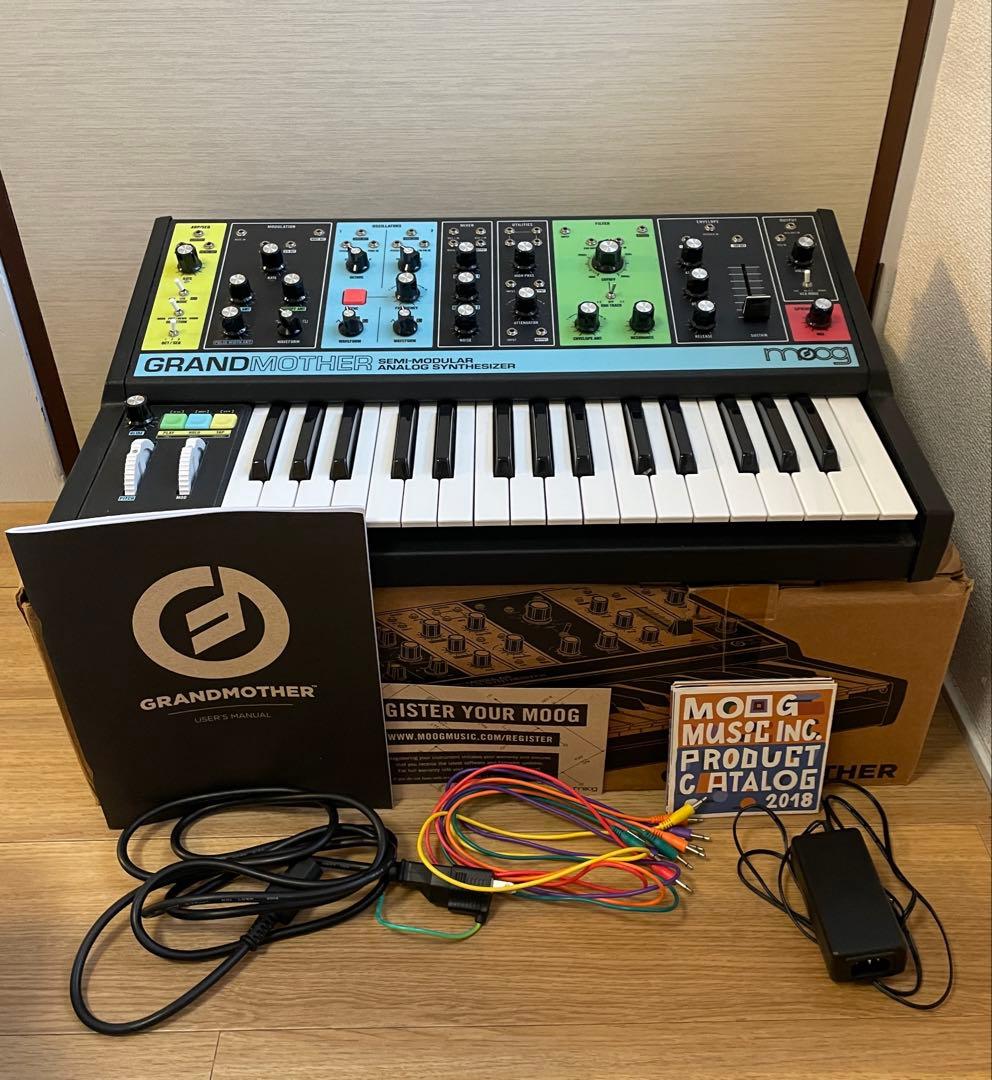 Moog Grandmother セミモジュラーアナログシンセサイザー