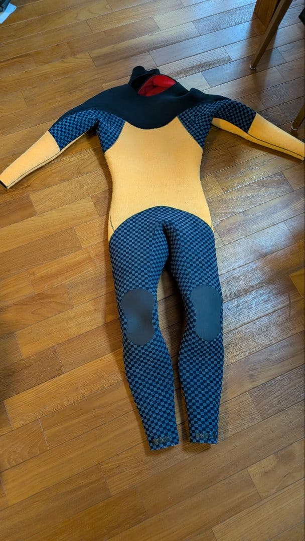 期間限定！状態良★3ミリ裏起毛セミドライ　レディースML