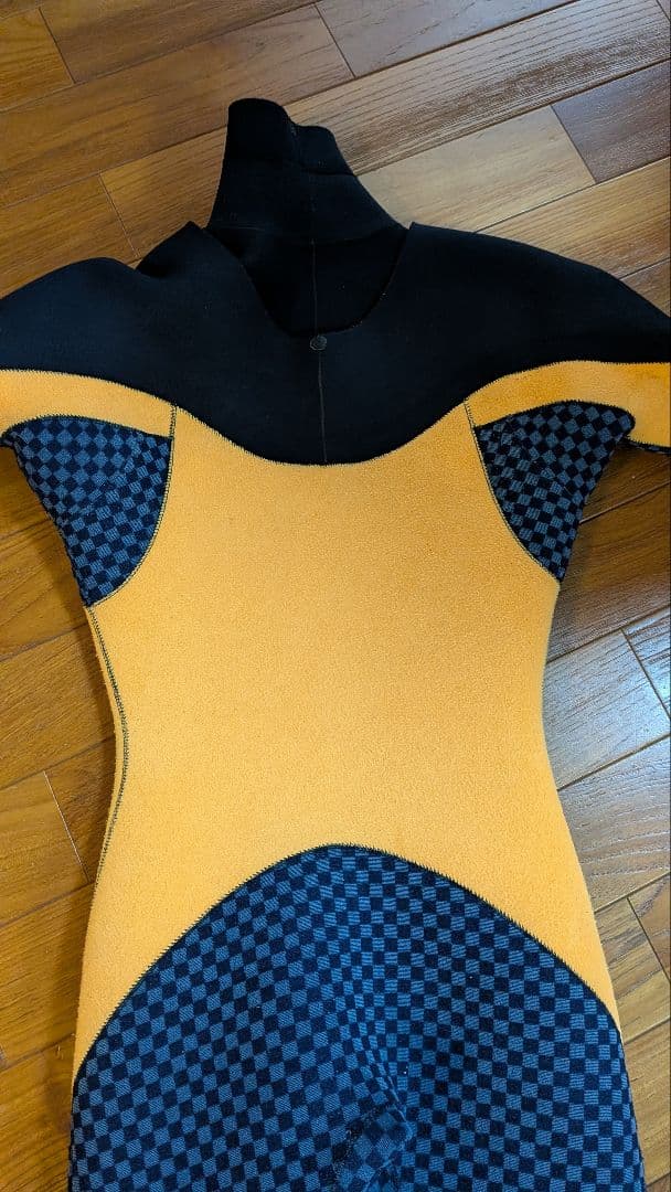 期間限定！状態良★3ミリ裏起毛セミドライ　レディースML