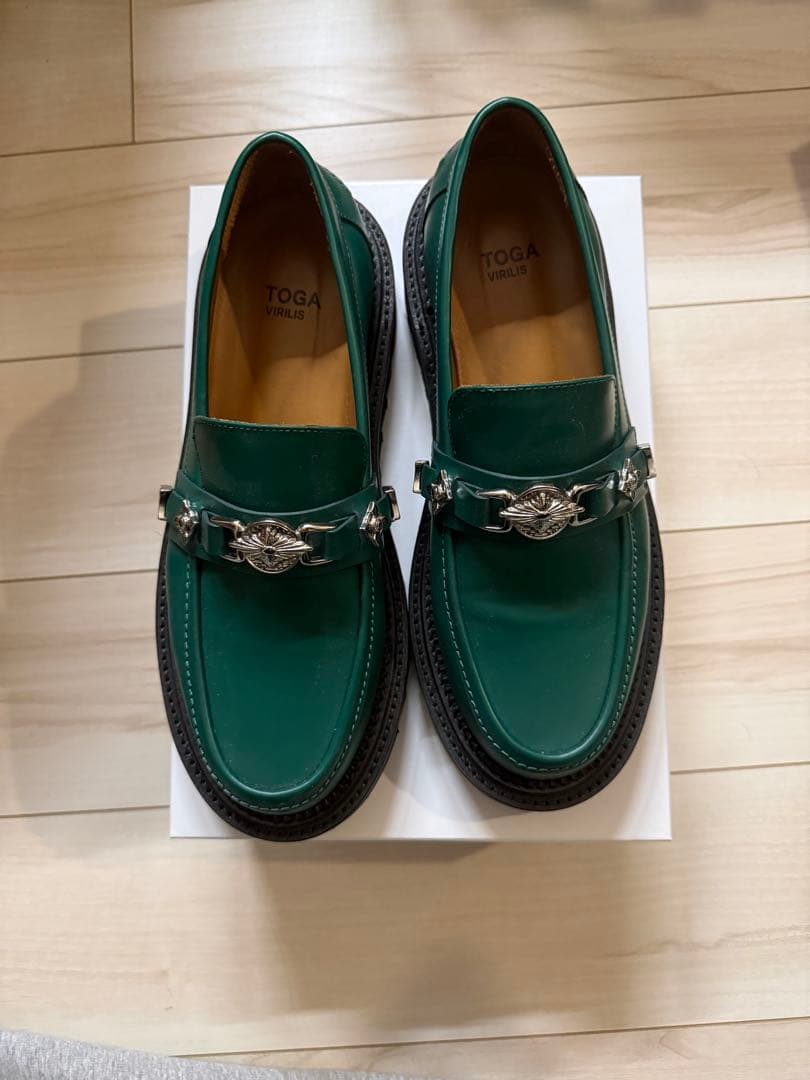 毎*得様 TOGA グリーン ローファー