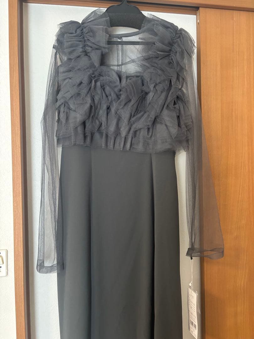 ANDRESD チャコール　ボリュームラッフルレイヤードレス