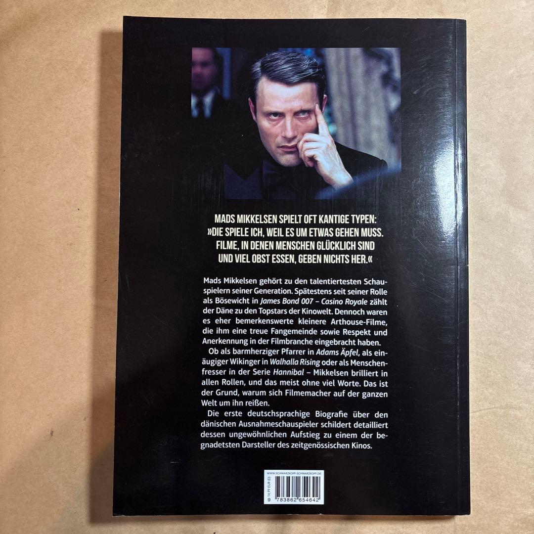 洋書 Mads Mikkelsen Dieillustrierte Biografie