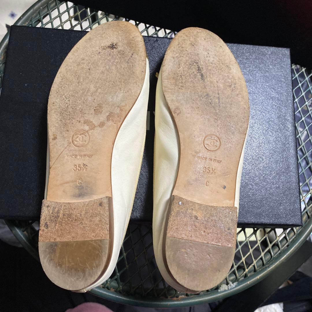 CHANEL アイボリー・ゴールド バレエシューズ