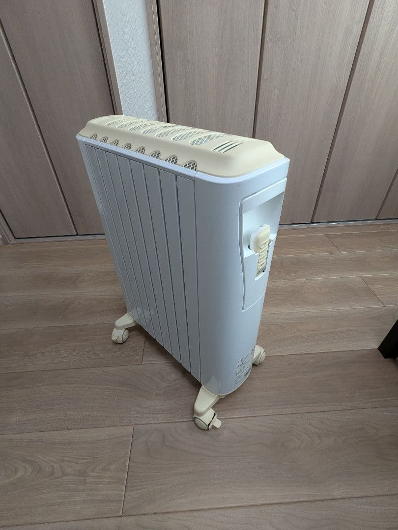 デロンギ　オイルヒーター　RHJ75V0815-CR 10畳〜13畳