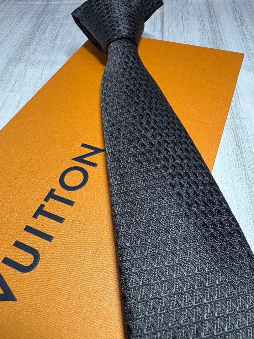 美品】 LOUIS VUITTON ルイヴィトンネクタイ LV フィッシュネット