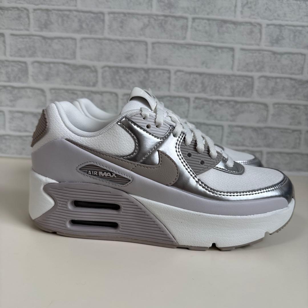✨新品✨ナイキ エア マックス 90 LV8 メタリックプラチナム23cm