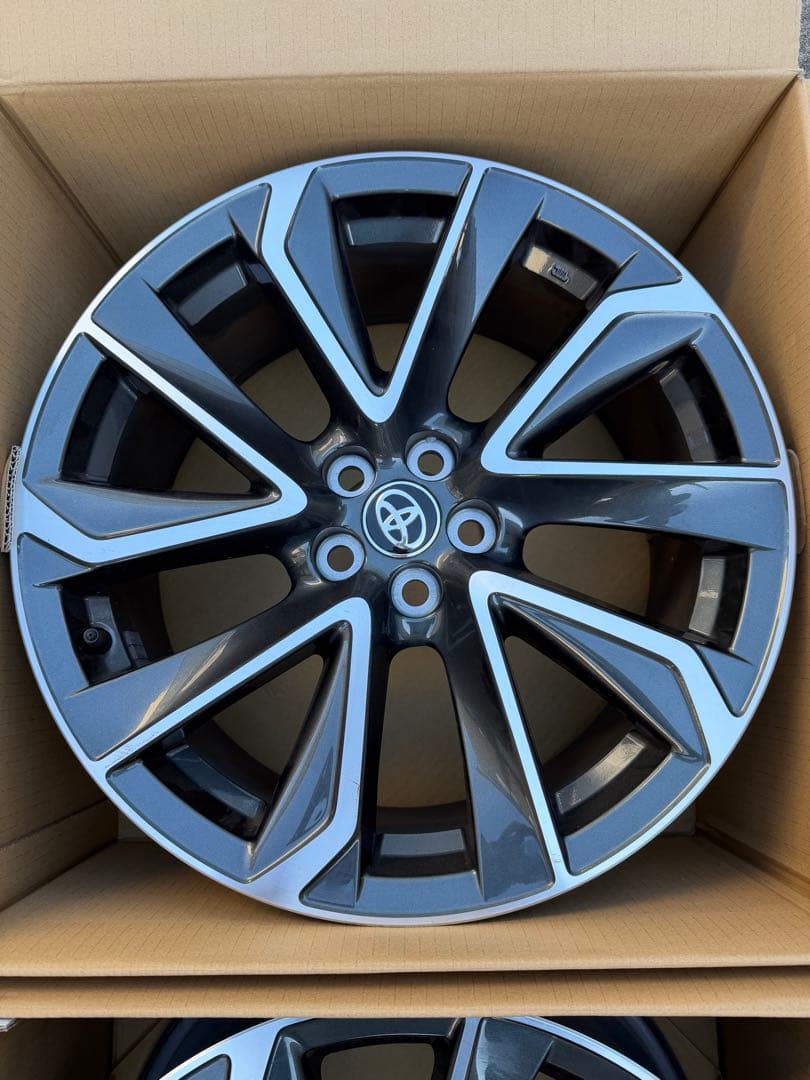 カローラスポーツ GZ 純正18インチアルミホイール