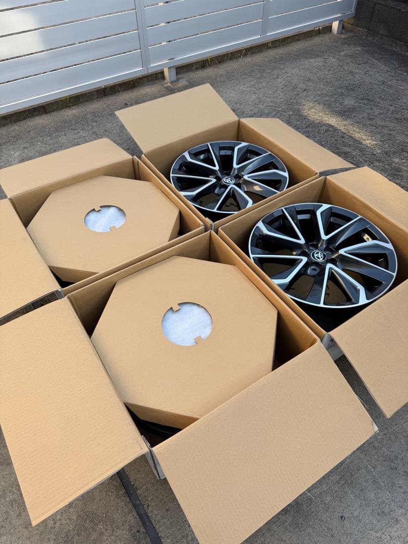 カローラスポーツ GZ 純正18インチアルミホイール