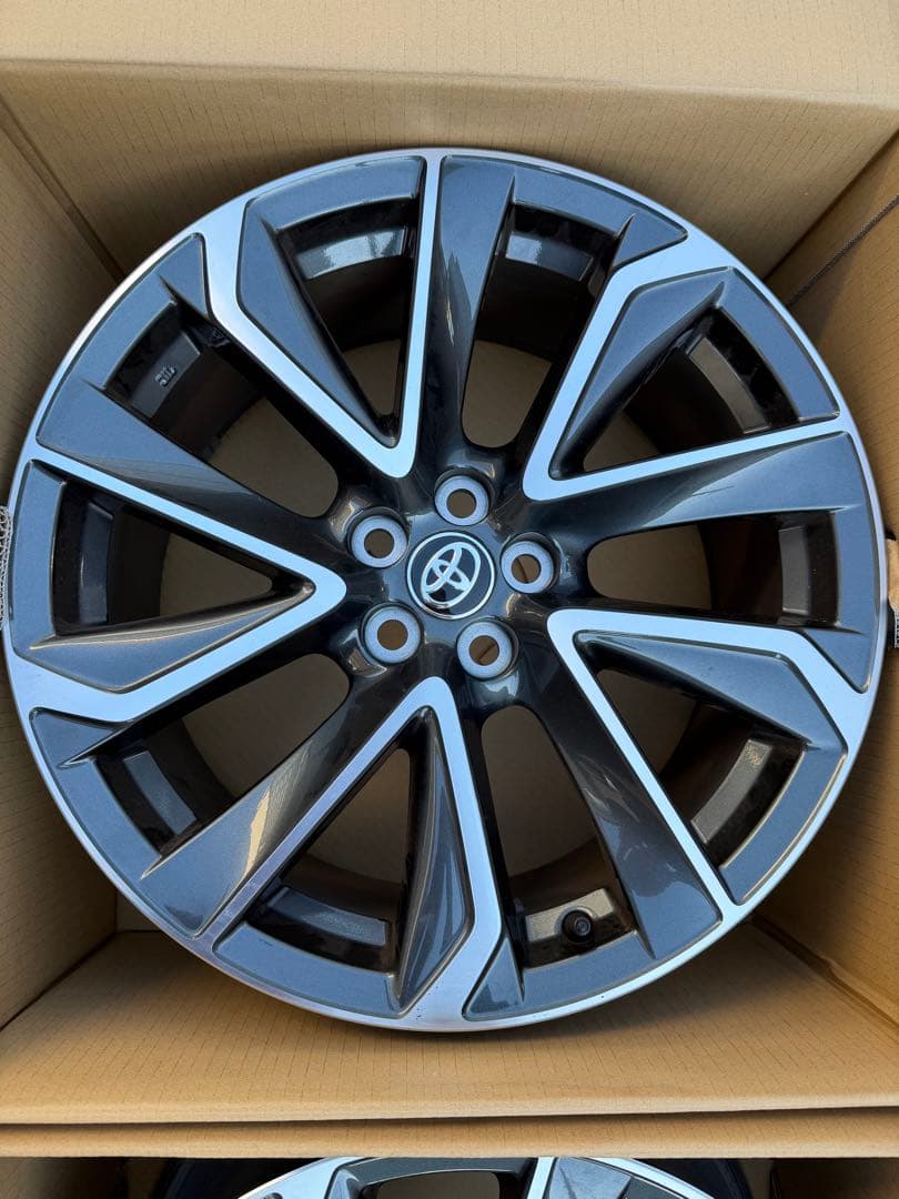 カローラスポーツ GZ 純正18インチアルミホイール