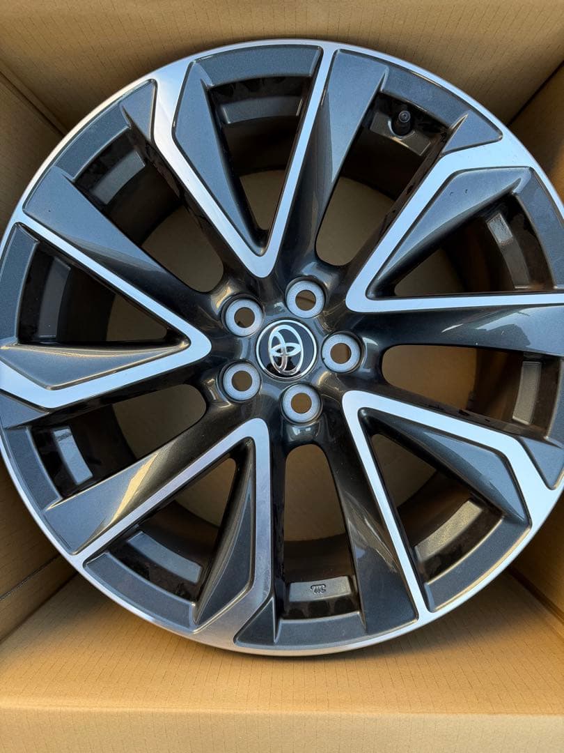 カローラスポーツ GZ 純正18インチアルミホイール