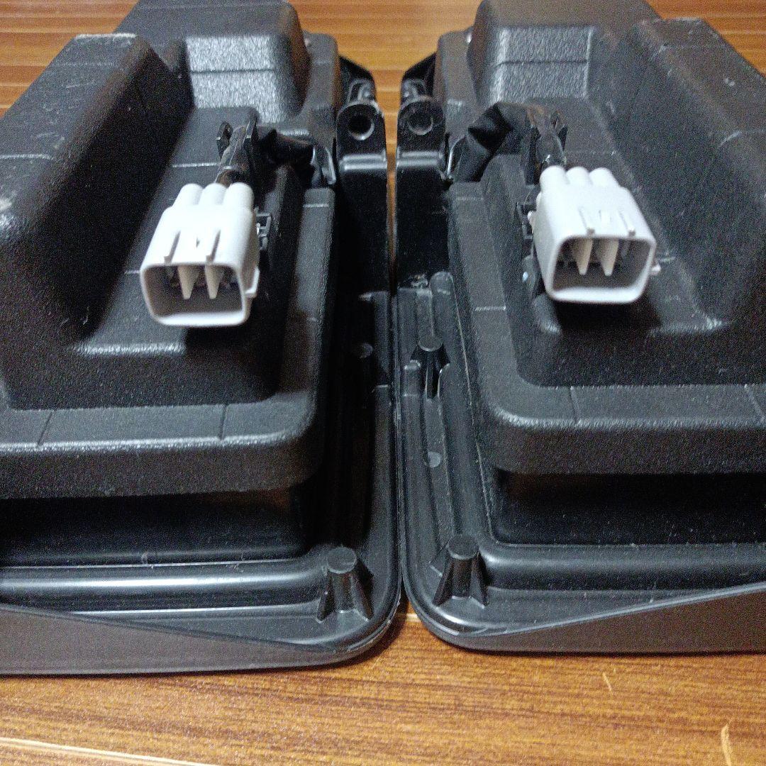 日野　純正　テールランプ左右セット