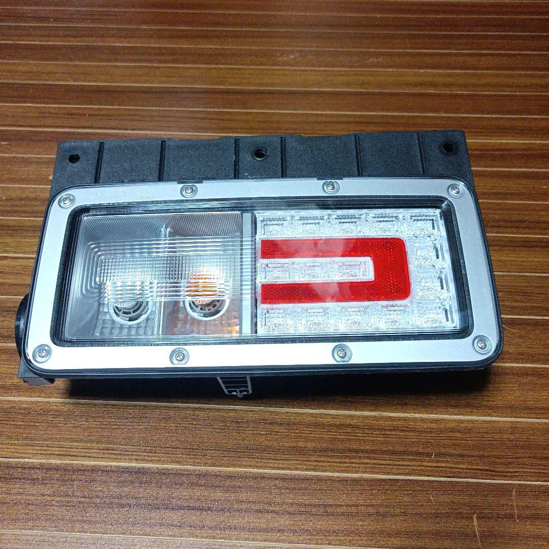 日野　純正　テールランプ左右セット