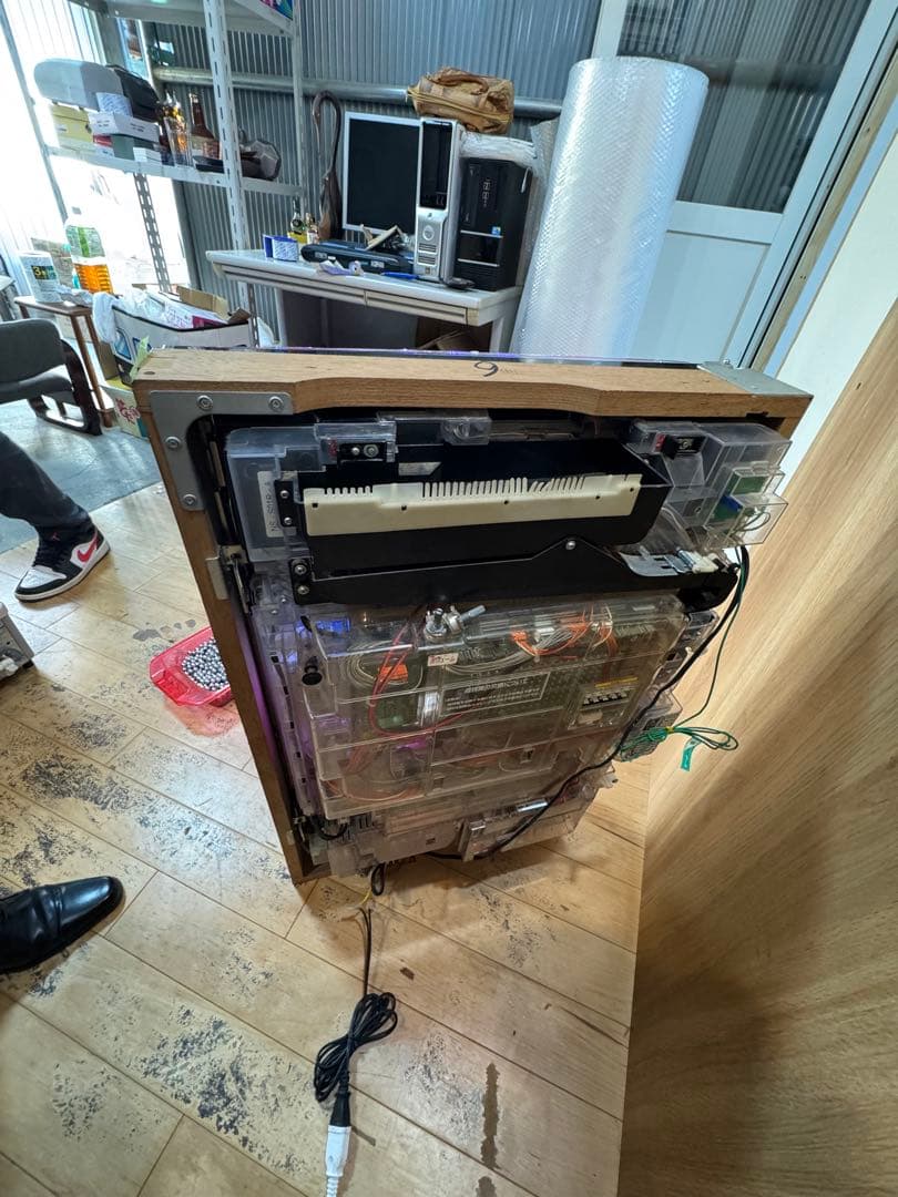 パチンコ台 赤 LEDライト 玉付き　SANKYO 倖田來未