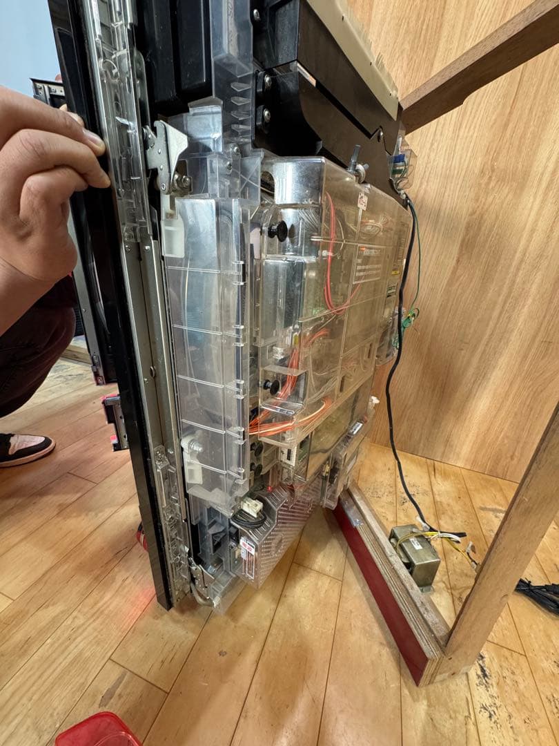 パチンコ台 赤 LEDライト 玉付き　SANKYO 倖田來未