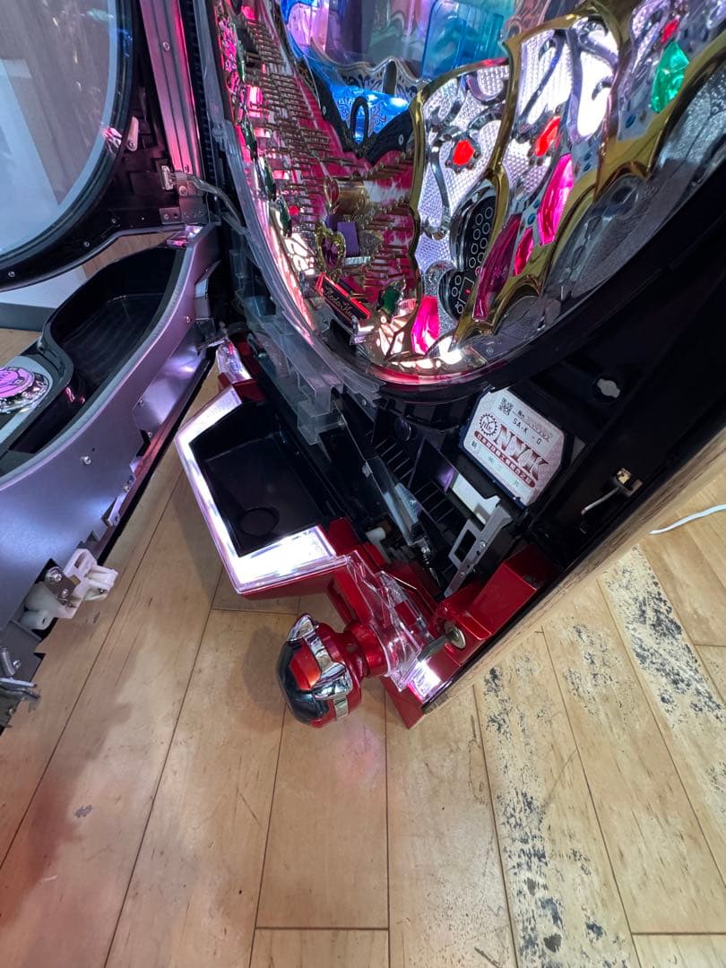 パチンコ台 赤 LEDライト 玉付き　SANKYO 倖田來未