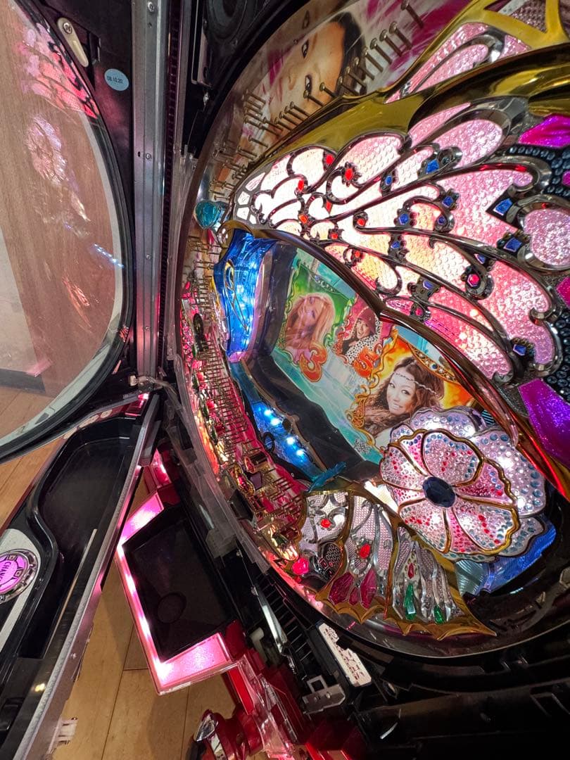 パチンコ台 赤 LEDライト 玉付き　SANKYO 倖田來未