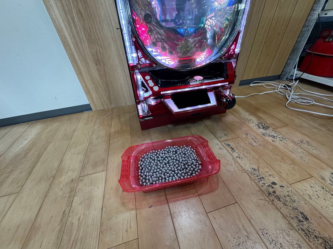 パチンコ台 赤 LEDライト 玉付き　SANKYO 倖田來未