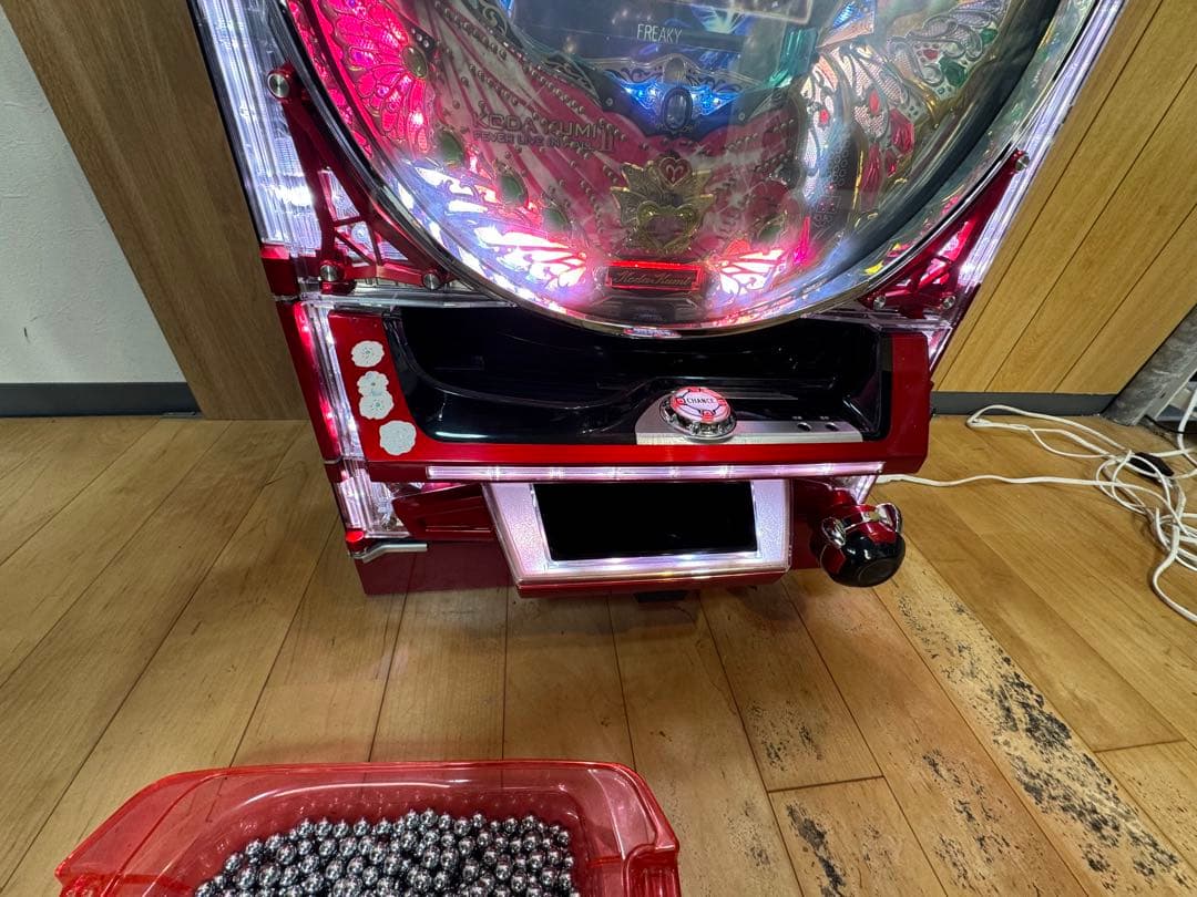 パチンコ台 赤 LEDライト 玉付き　SANKYO 倖田來未