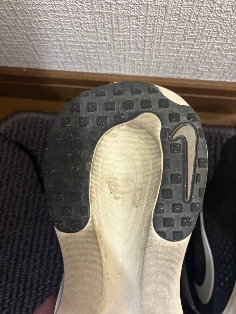 ナイキ　ボメロ18 ブラック　23cm