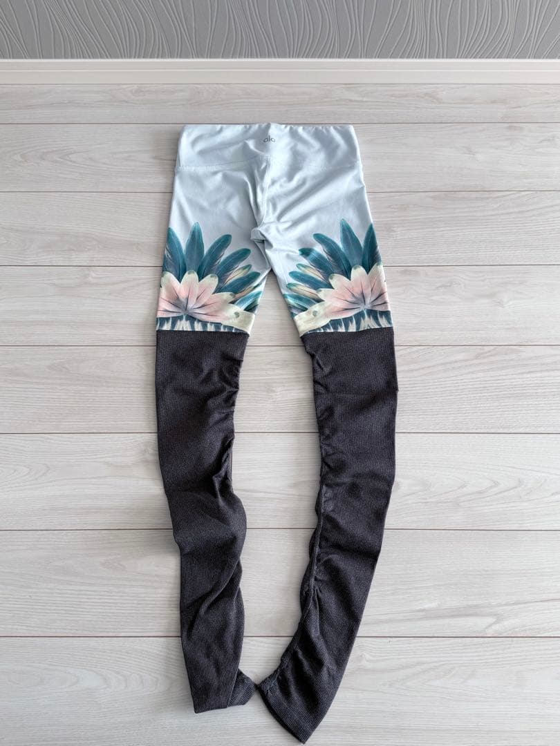 【完売品】alo yoga アローヨガ ゴッデス レギンス
