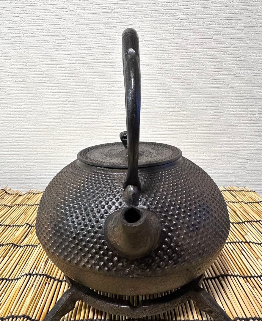 未使用品、栞付　金澤鶴州造１５型アラレ　南部鉄瓶　南部鉄器　鉄瓶