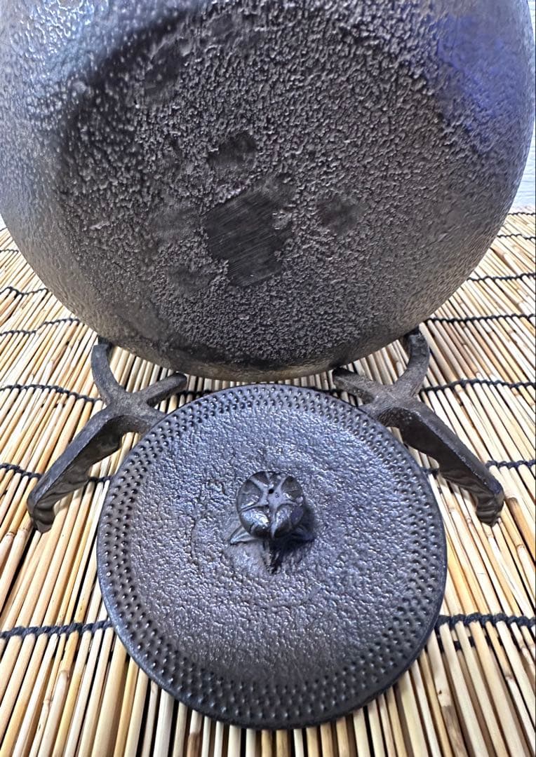 未使用品、栞付　金澤鶴州造１５型アラレ　南部鉄瓶　南部鉄器　鉄瓶