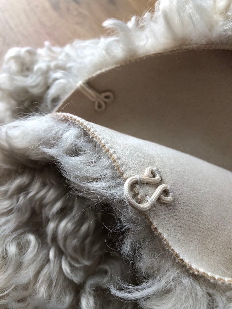 Gready Brilliant ファーリバーベストアイボリー