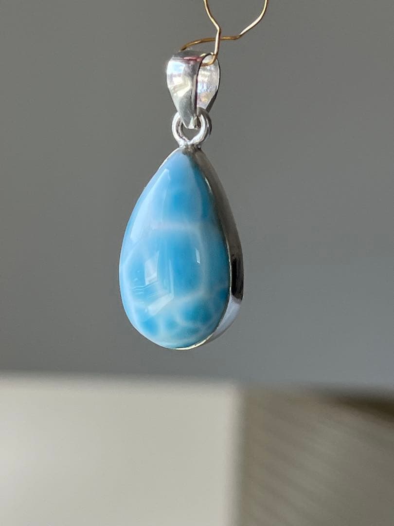 天然石ラリマー☆高品質！しずく型ペンダントトップ☆かめ模様が美しい！